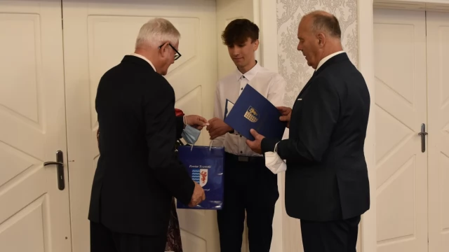 Tczew - I Gala "Absolwent Roku" - najlepsi uczniowie wyróżnieni