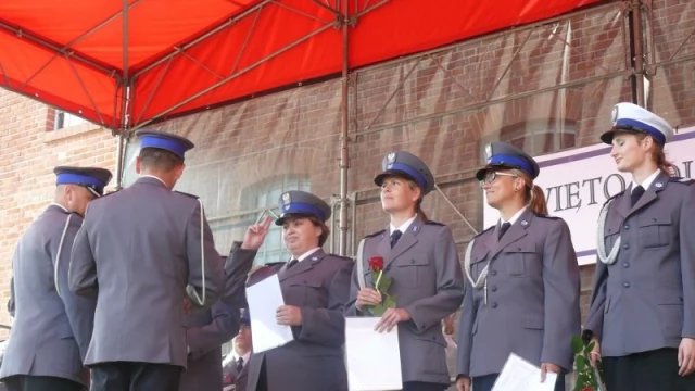 Tczew - Nagrody, awanse, odznaczenia - policjanci mają swoje święto