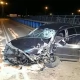 Tczew - Wypadek na wiadukcie przy ul. Mostowej. Strażacy uwalniali zakleszczonego kierowcę