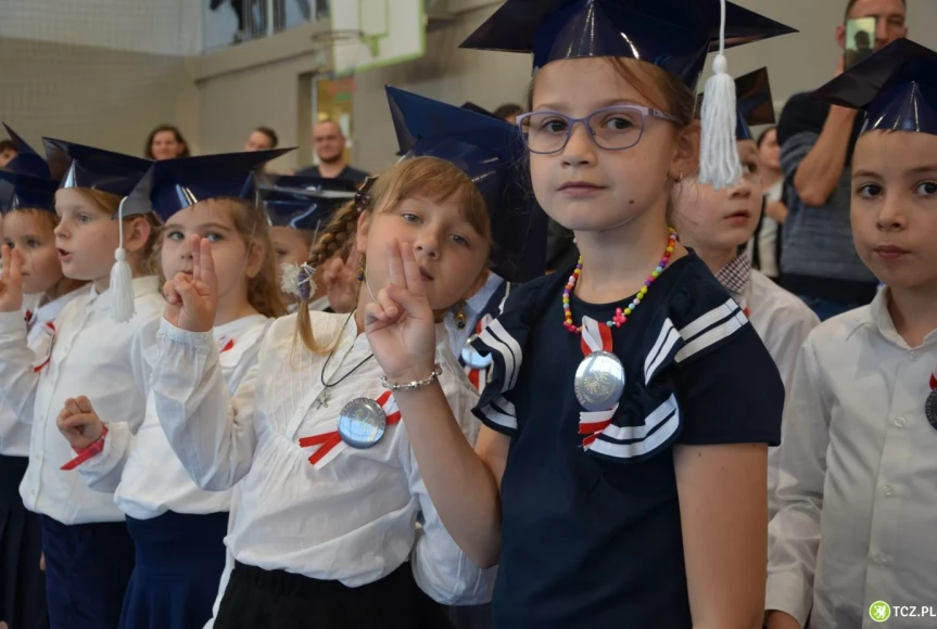 Tczew - Pasowanie na ucznia w Szkole Podstawowej nr 4