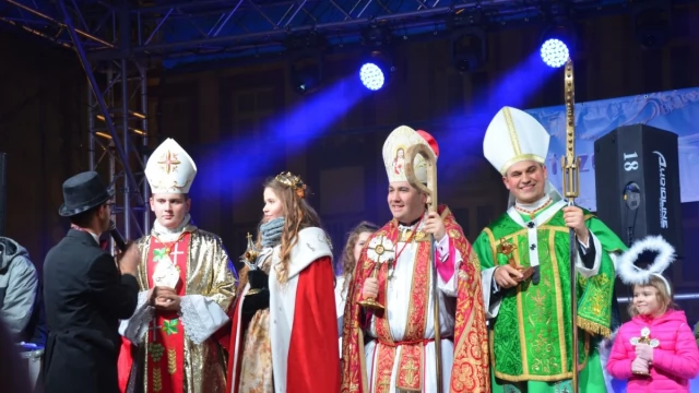 Tczew - Wszyscy Święci spotkali się w Tczewie na balu!