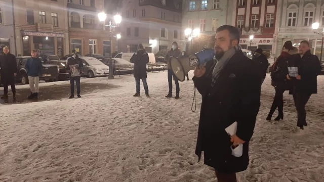 Tczew - Manifestacja narodowców w Tczewie - Chcą nazwy dla dworca kolejowego