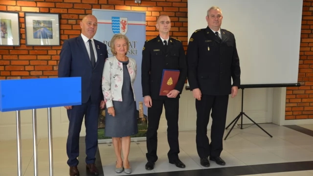 Tczew - Nie wahał się i wskoczył do wody, by ratować. O mało nie stracił życia