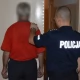 Tczew - Najpierw zrobił awanturę w urzędzie, potem z siekierą rzucił się na policjanta