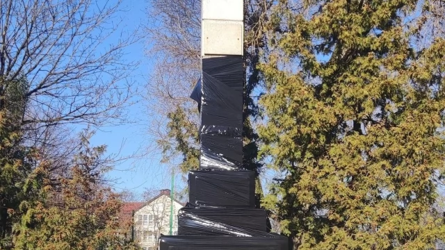 Tczew - Zapakowali obelisk czerwonoarmistów jak paczkę i chcą wysłać Putinowi