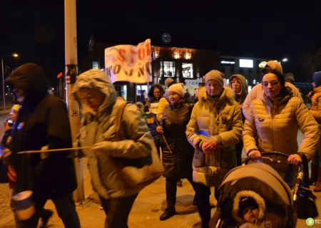 Tczew - Antywojenna demonstracja przeszła ulicami Tczewa
