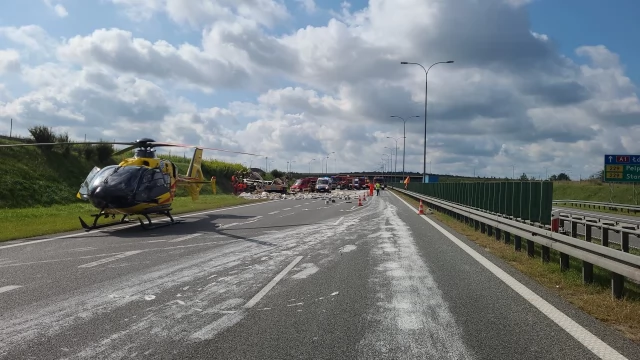 Tczew - Poważny wypadek na A1. Przewrócona ciężarówka blokuje jezdnię w stronę Gdańska