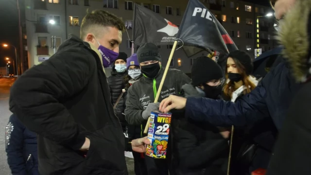 Tczew - Po ograniczeniu praw aborcyjnych kolejne protesty na ulicach Tczewa