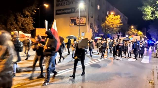 Tczew - Tczewianie znowu wyszli na ulice. #StrajkKobiet [WIDEO]