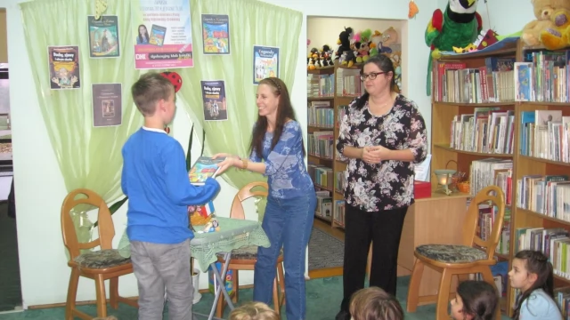 Tczew - Czytelnicy spotkali się z Anną Koprowską-Głowacką