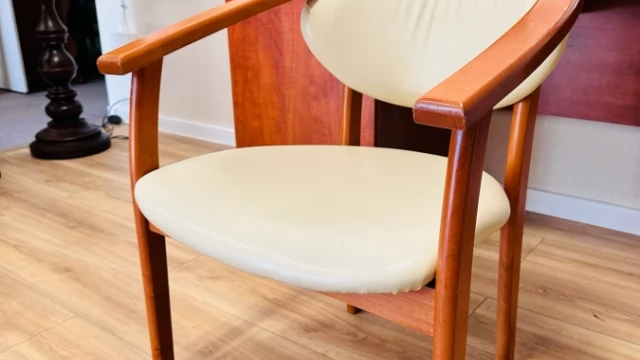 Tczew - Fotelik krzesło z podłokietnikami większą ilość