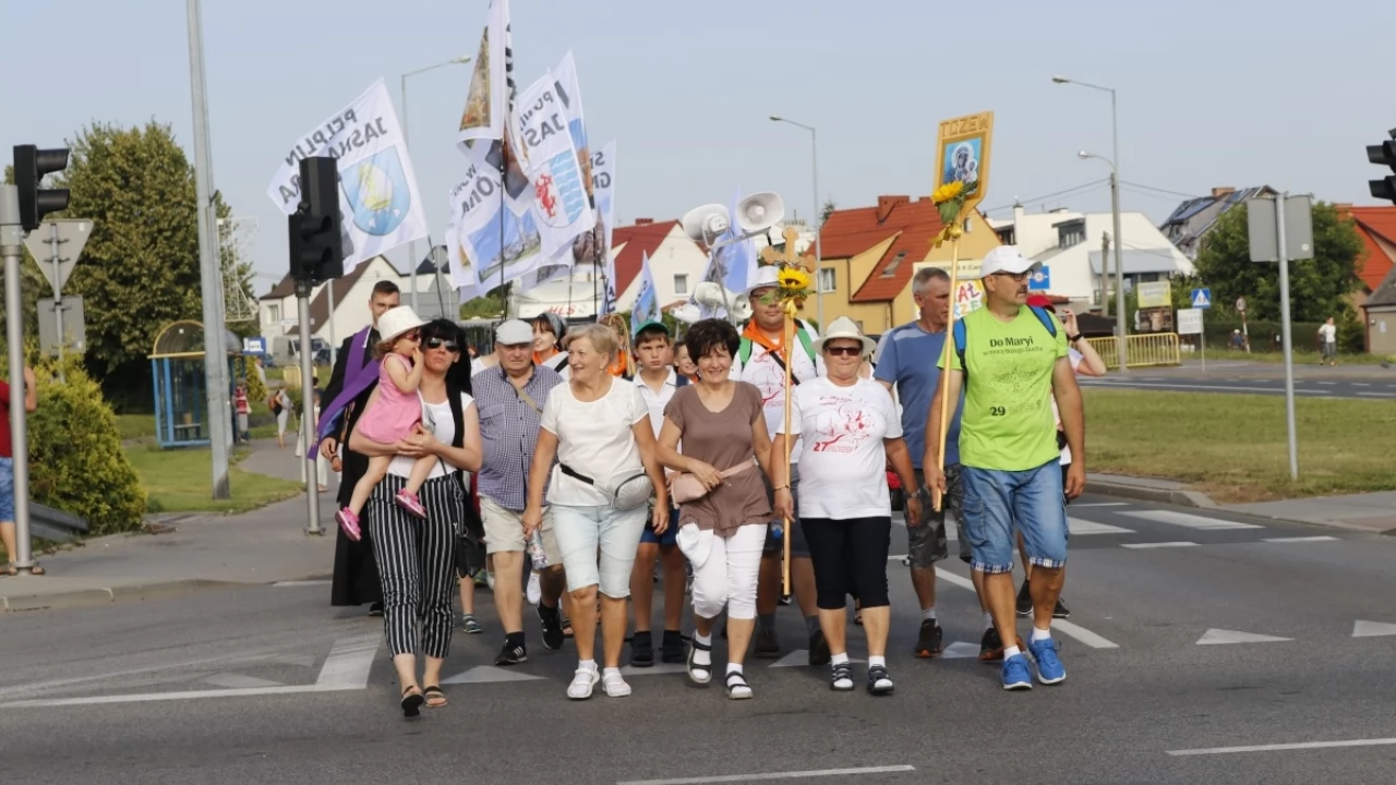 Tczew - Tczewska pielgrzymka wyruszyła na Jasną Górę