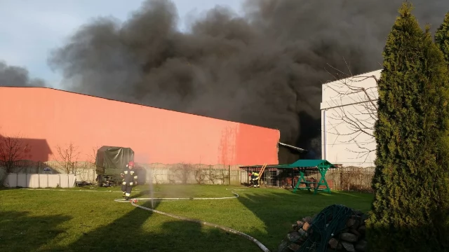 Tczew - Poważny pożar w Zajączkowie Tczewskim. Kilkanaście zastępów straży na miejscu
