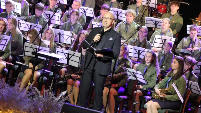 Tczew - Kasia Cerekwicka i Harcerska Orkiestra Dęta rozpoczęli Rok Jubileuszowy CKiS