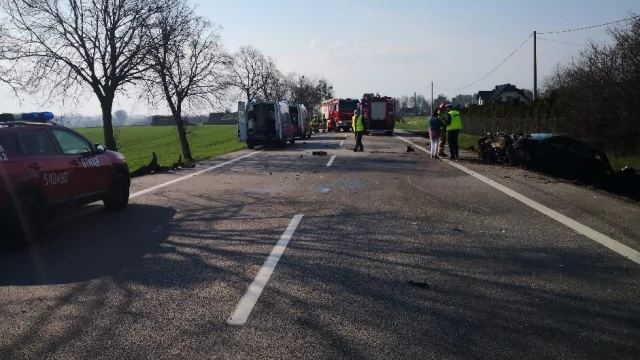 Tczew - Narkowy. Ranne dwie osoby, zablokowana dk "91"