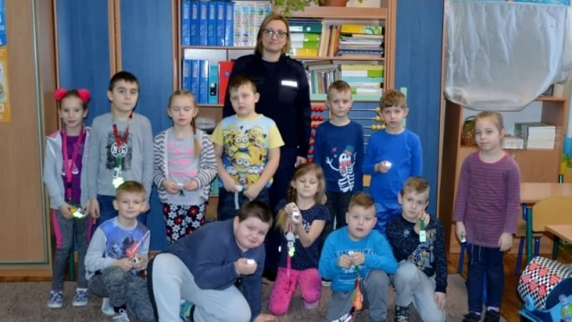 Tczew - Tczewscy policjanci przygotowują dzieci na ferie