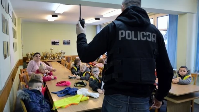 Tczew - Przedszkolaki z wizytą na komendzie