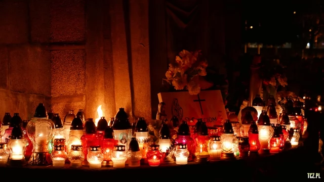 Tczew - Cmentarz nocą z dnia 1.11.2016 - godz. 23 [FOTO] [bez komentarza]