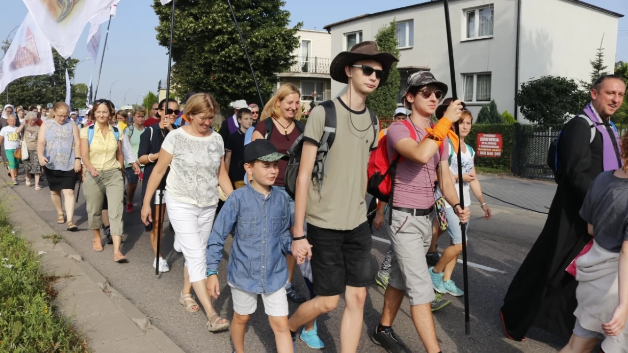 Tczew - Tczewska pielgrzymka wyruszyła na Jasną Górę