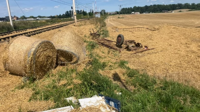 Tczew - Pociąg zderzył się z ciągnikiem. Ruch wstrzymany!