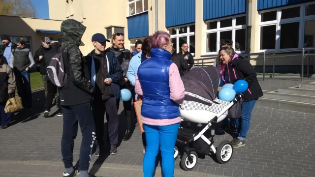 Tczew - Ulicami Tczewa przeszedł Marsz na Niebiesko