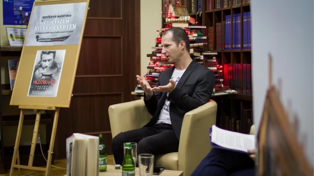 Tczew - Tomasz Hildebrandt o swojej nowej powieści "Czerwony szkwał"