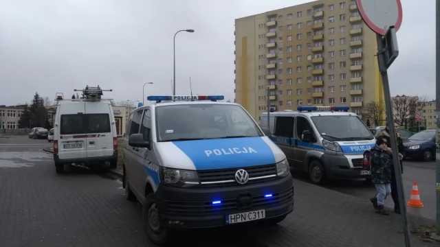 Tczew - Pożar na Saperskiej. Mężczyzna znaleziony w piwnicy w ciężkim stanie, jest więcej poszkodowanych