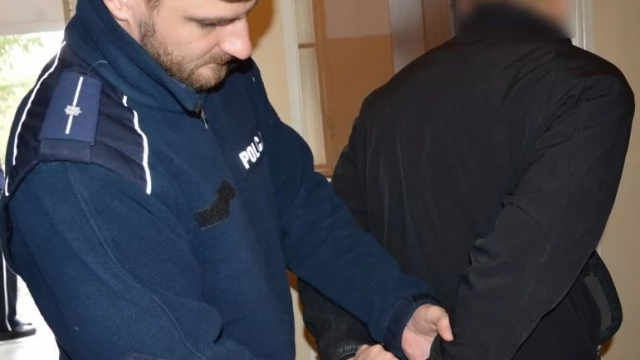 Tczew - Oszukiwał, przedstawiając stare faktury