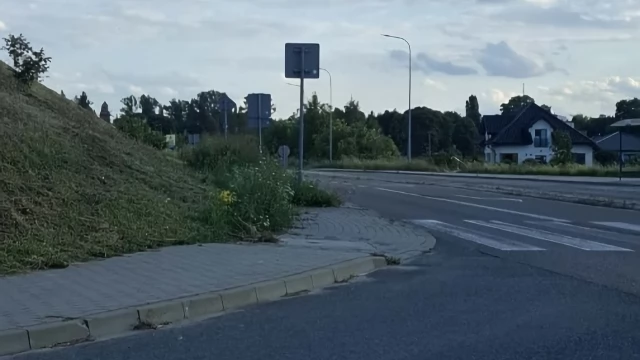 Tczew - Ścinanie trawy os. Staszica