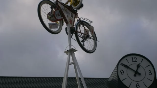 Tczew - Budowali rowerową choinkę