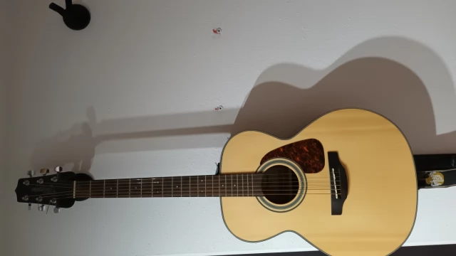 Tczew - Sprzedam gitarę akustyczną