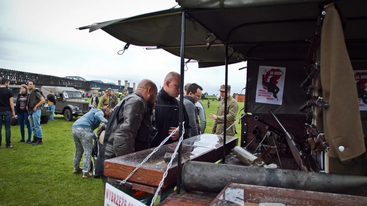 Tczew - Piknik historyczno - militarny na bulwarze
