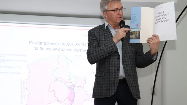 Tczew - Promocja atlasu historycznego w Miejskiej Bibliotece Publicznej w Tczewie