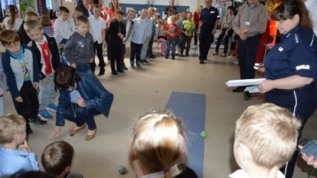 Tczew - Dzieciaki sprawdzały swoją wiedzę o pracy policji