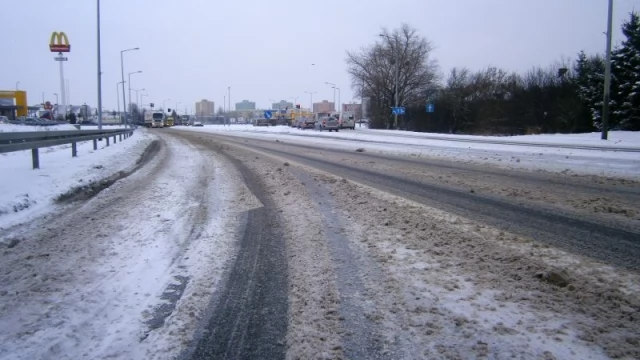 Tczew - Trudne warunki na drogach. Na jutro synoptycy też zapowiadają zawieje i zamiecie