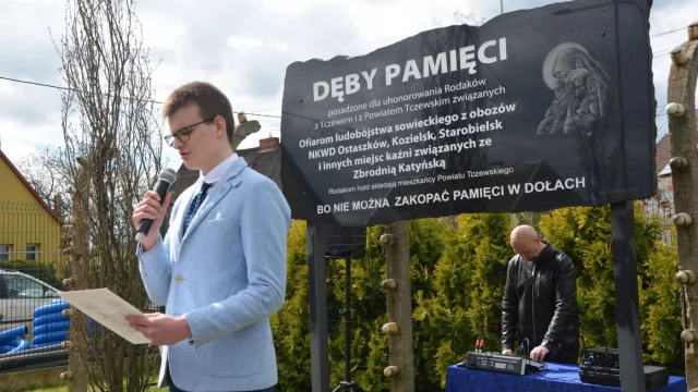 Tczew - "Pamięci nie da się zakopać w dołach". Upamiętnili ofiary Zbrodni Katyńskiej