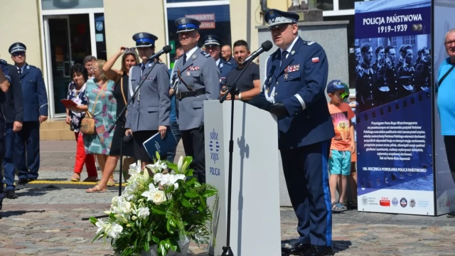 Tczew - Policjanci z całego województwa świętowali w Tczewie