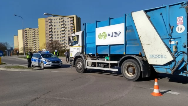 Tczew - Kociewska/Żwirki. Zderzenie osobówki ze śmieciarką