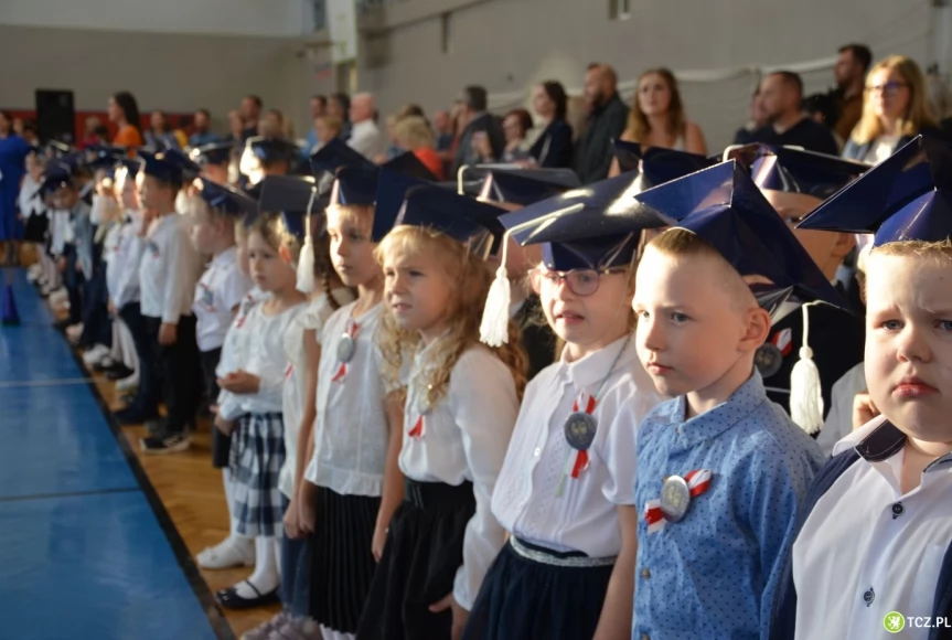 Tczew - Pasowanie na ucznia w Szkole Podstawowej nr 4