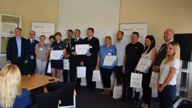 Tczew - Sprzęt multimedialny, sportowy oraz defibrylator AED- Fundacja Pracownicza Grupy VKR przyznała granty