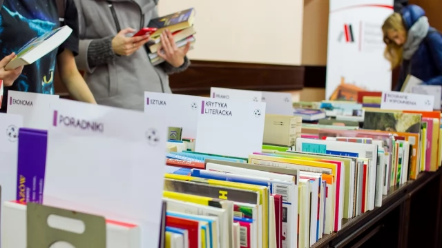 Tczew - "Przeczytałeś - podaj dalej". Tczewianie wymieniali się książkami