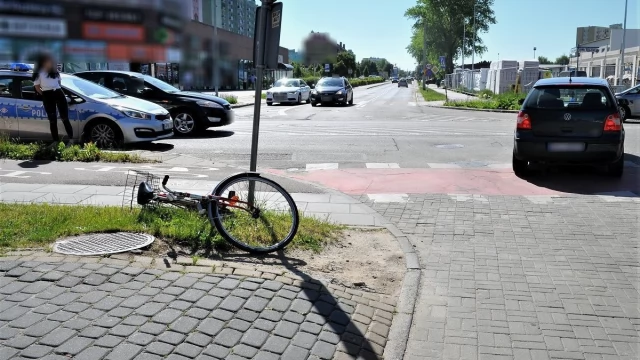 Tczew - Potrącenie na przejeździe rowerowym. Policja przypomina: "Rowerzyści pełnoprawnymi uczestnikami ruchu"