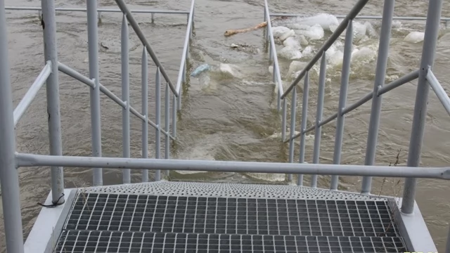 Tczew - Słupka nie ma, schody prowadzą do wody...