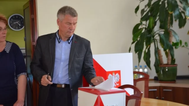 Tczew - Polityczna burza w gminie. Augustyniak zastąpił Taflińskiego na stanowisku przewodniczącego
