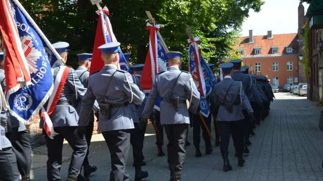 Tczew - Policjanci z całego województwa świętowali w Tczewie