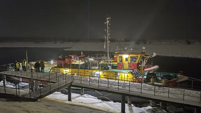 Tczew - Lodołamacze dotarły do Tczewa