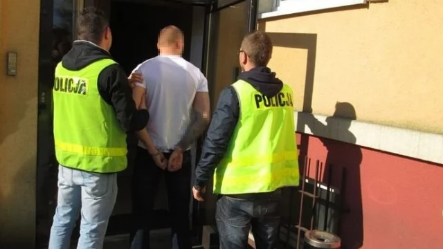 Tczew - Napadli na mężczyznę wjeżdżającego na autostradę