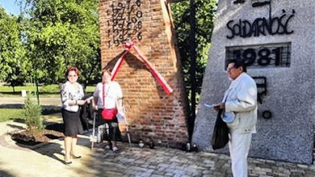 Tczew - Uroczystość w parku Kopernika, a po niej kłótnia