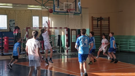 Tczew - Miejskie Igrzyska Młodzieży Szkolnej w koszykówce dziewcząt i chłopców