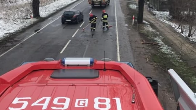 Tczew - 11 strażackich interwencji i 7 kolizji po załamaniu pogody